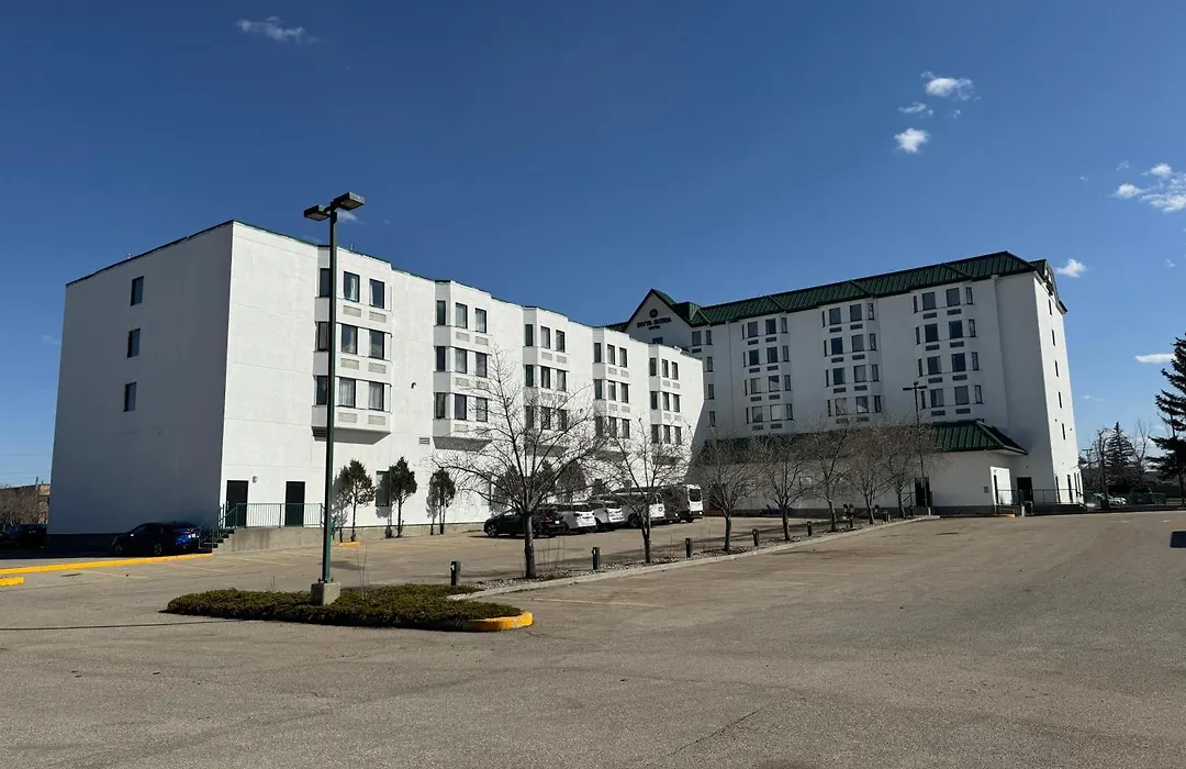 Divya Sutra Plaza And Conference Centre Calgary Airport-1