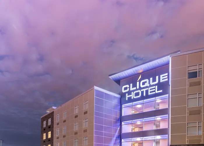 Hotel Clique Calgary Airport